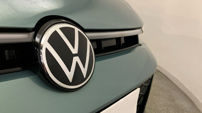 Volkswagen Passat 1.5 eTSI R-Line 5dr DSG Petrol Estate